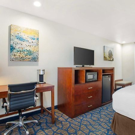 Best Western Plus Villa Del Lago Inn Patterson Luaran gambar