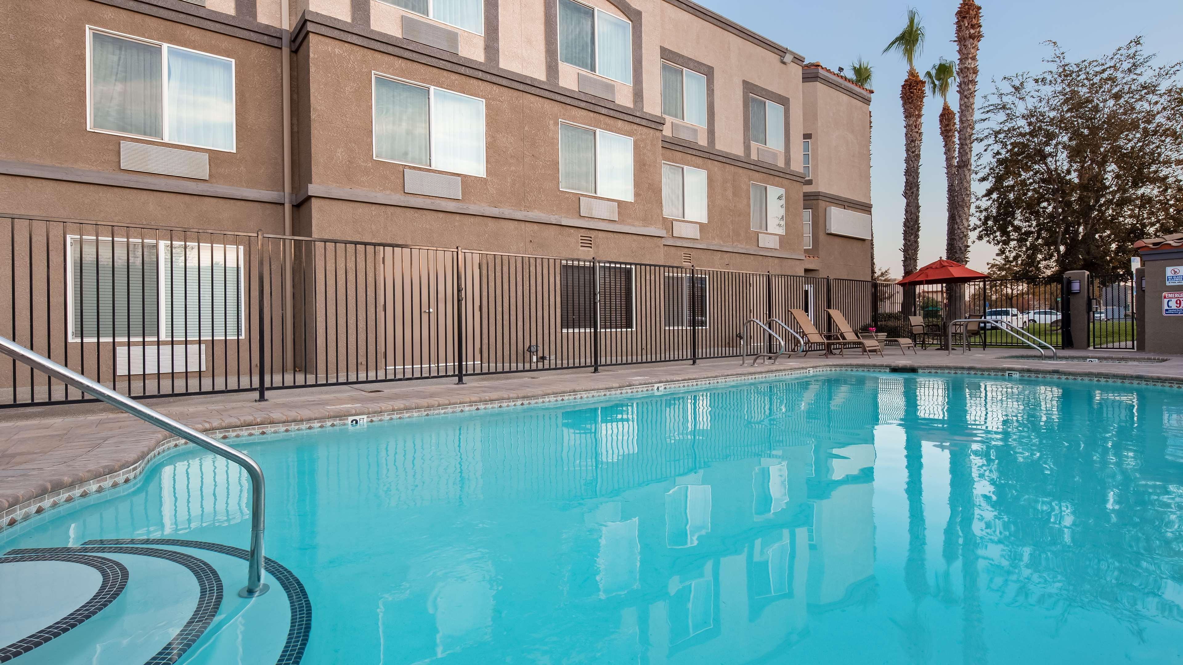 Best Western Plus Villa Del Lago Inn Patterson Luaran gambar
