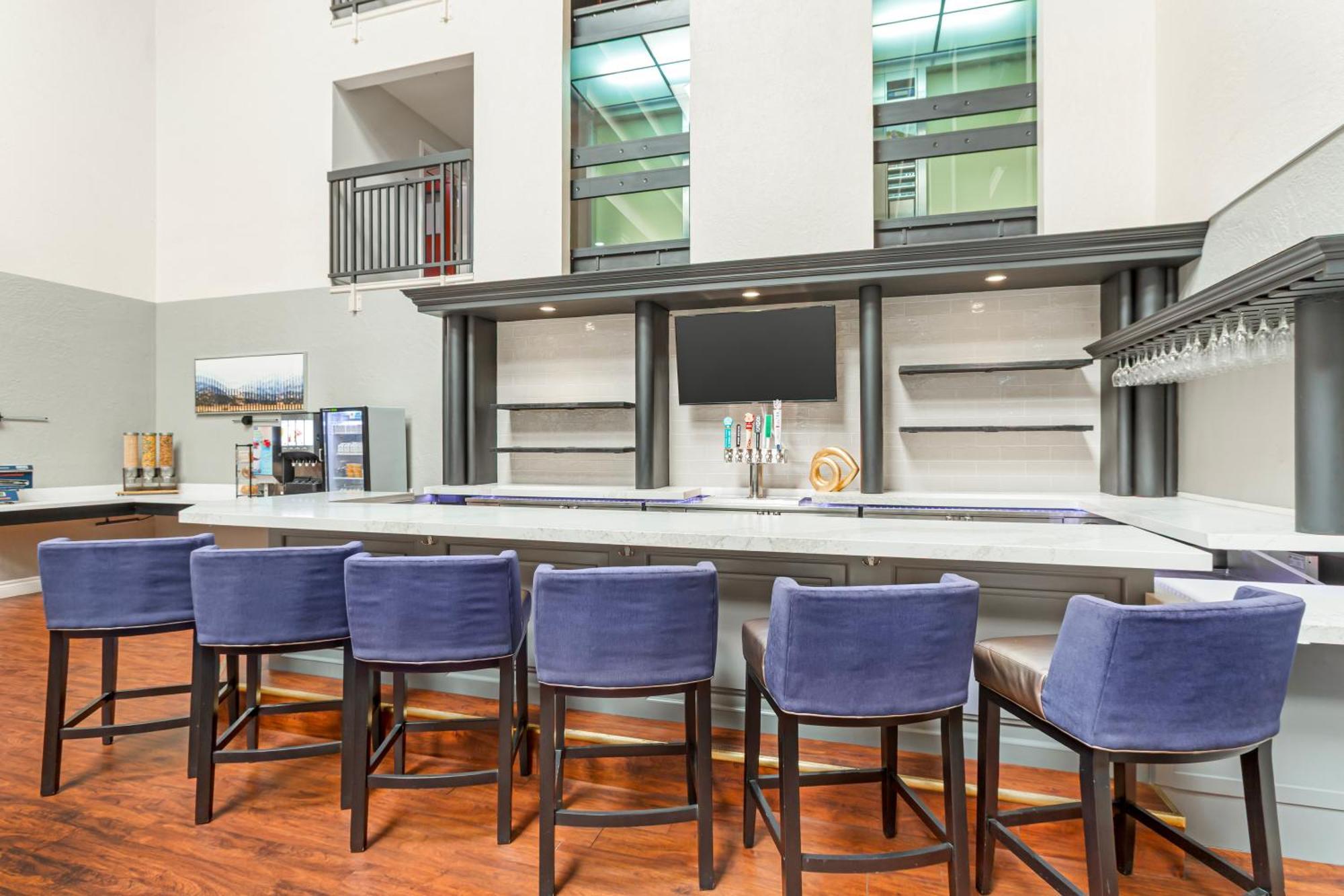 Best Western Plus Villa Del Lago Inn Patterson Luaran gambar