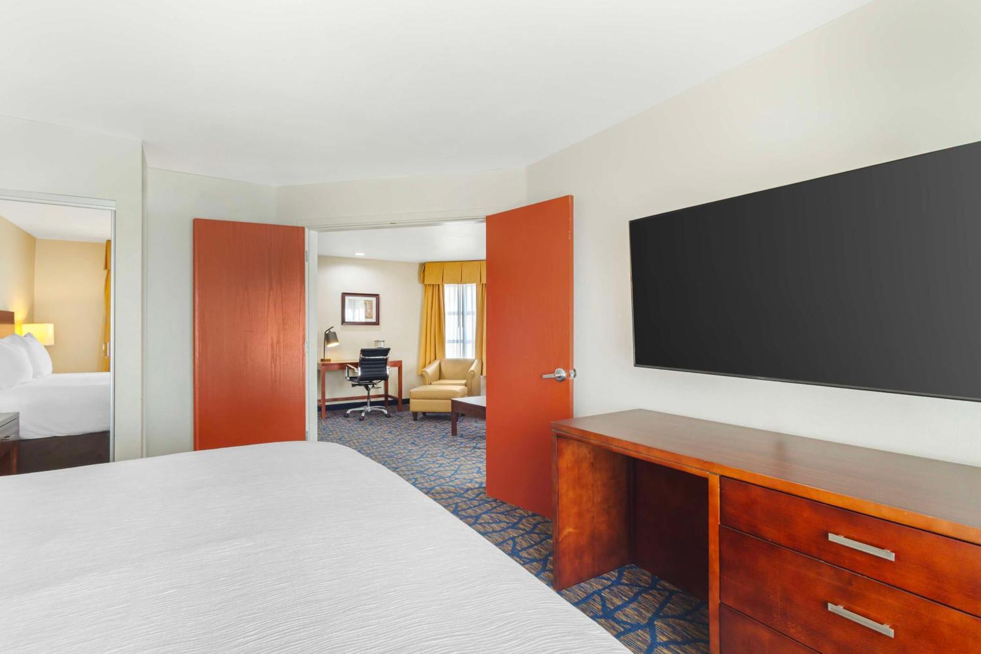 Best Western Plus Villa Del Lago Inn Patterson Luaran gambar
