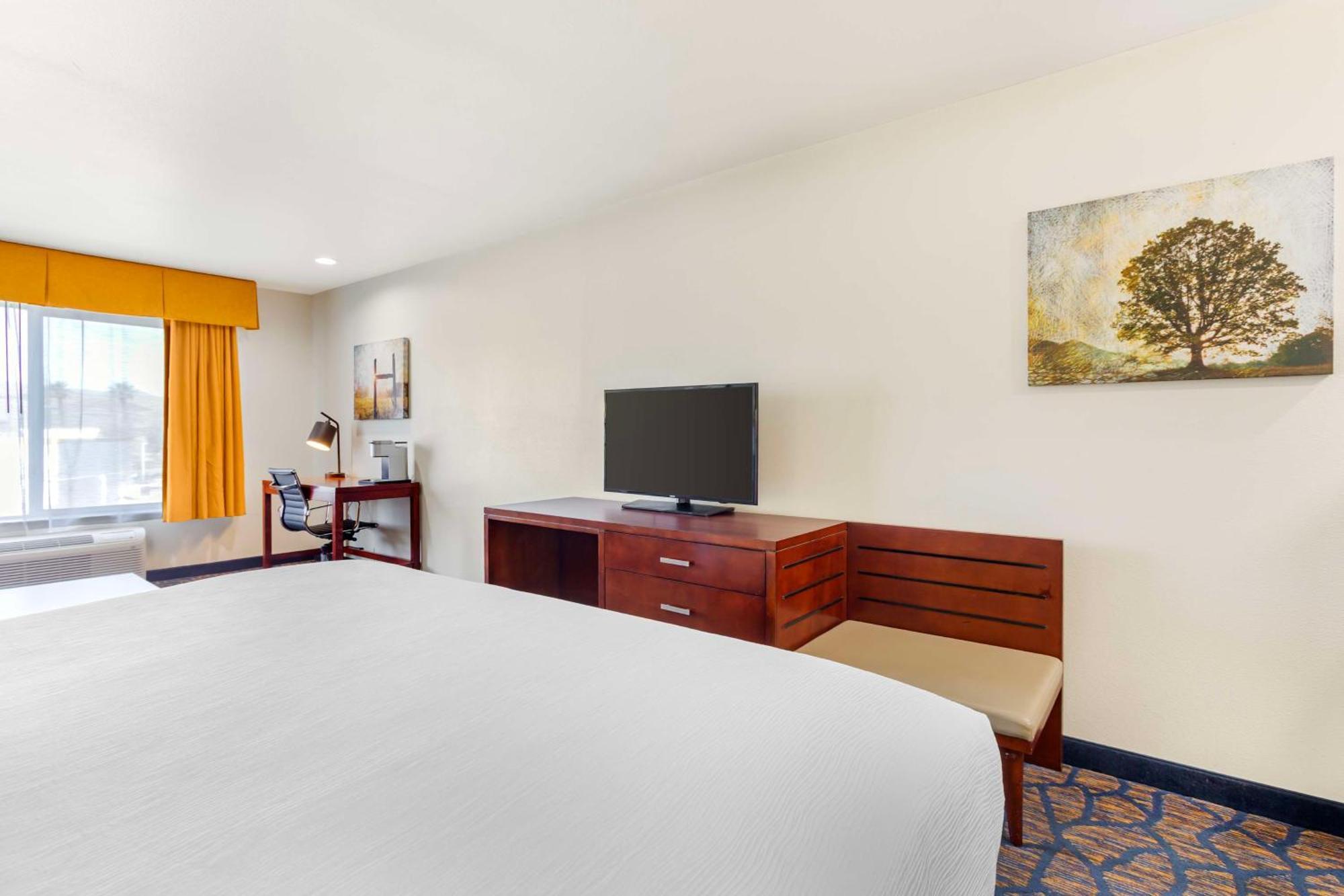 Best Western Plus Villa Del Lago Inn Patterson Luaran gambar